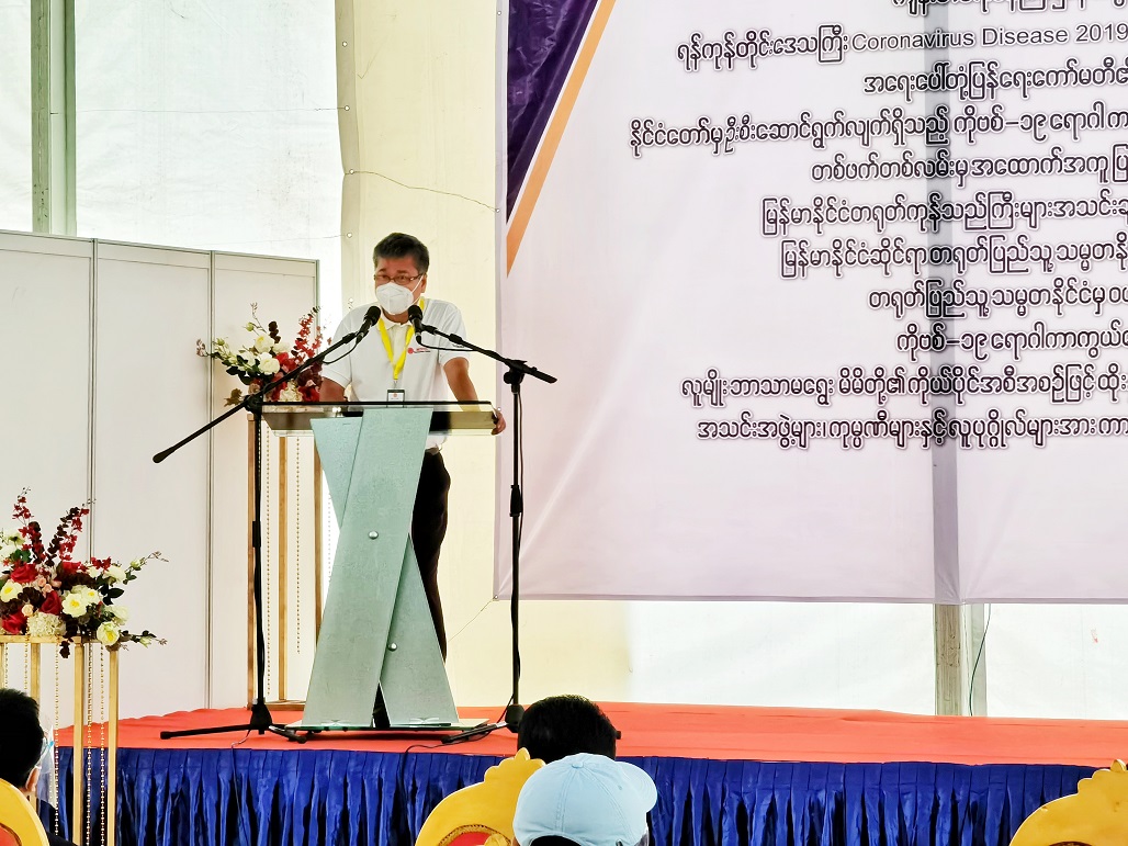 缅甸中华总商会疫苗接种委员会主任何其林介绍疫苗订购接种工作