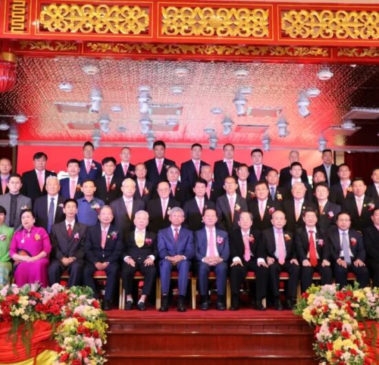 陈海大使出席缅甸中华总商会成立114周年庆典暨第35届理监事就职典礼