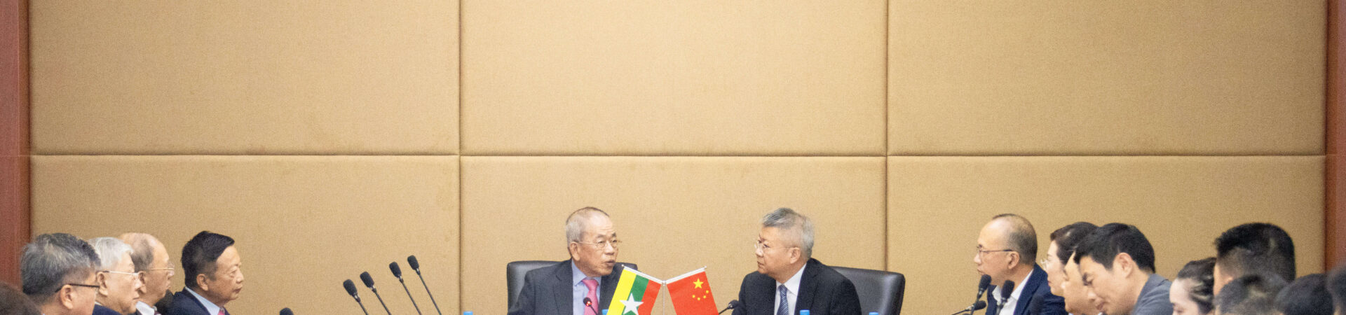 温州市海外联谊会会长、温州市人民政府侨务办公室主任汪驰为团长的代表团拜访缅甸中华总商会